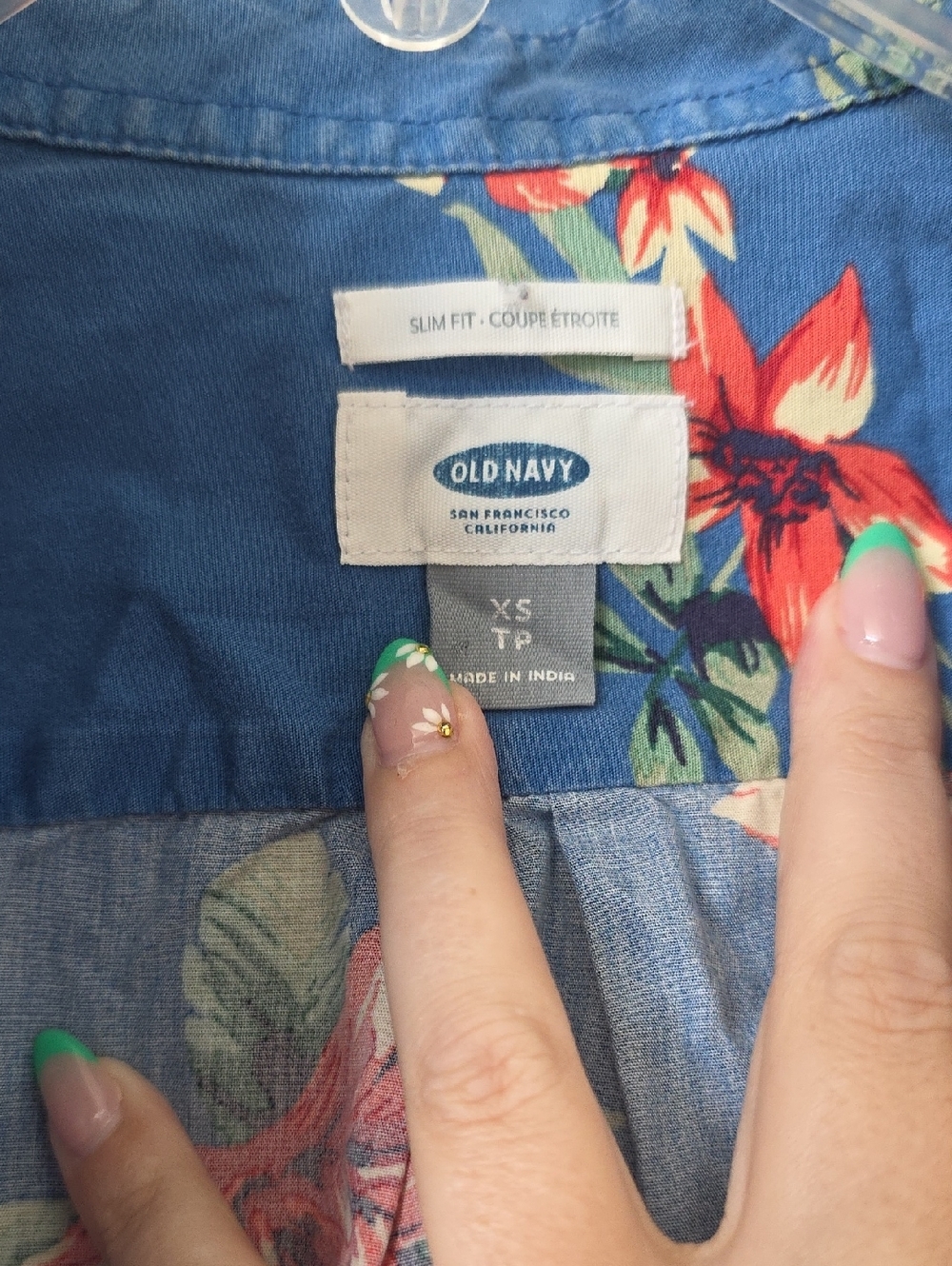 Old Navy Cotton Short Sleeve Button-Down Shirt - Picture 4 of 5